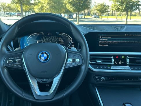 Certified 2022 BMW 330e w/ Premium Package image 18