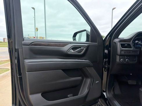 Used 2022 Chevrolet Tahoe LT w/ Luxury Package AWD/4WD image 14