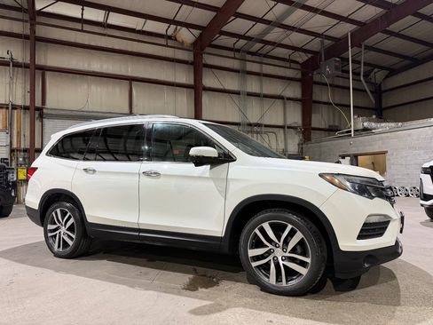 Used 2017 Honda Pilot Touring image 3