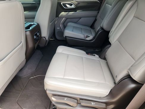 Used 2021 Chevrolet Tahoe Z71 w/ Z71 Signature Package AWD/4WD image 30