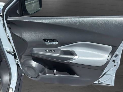 Used 2022 Nissan Kicks SR w/ Premium Package FWD image 10