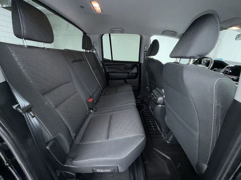 Used 2025 Honda Ridgeline Sport image 16