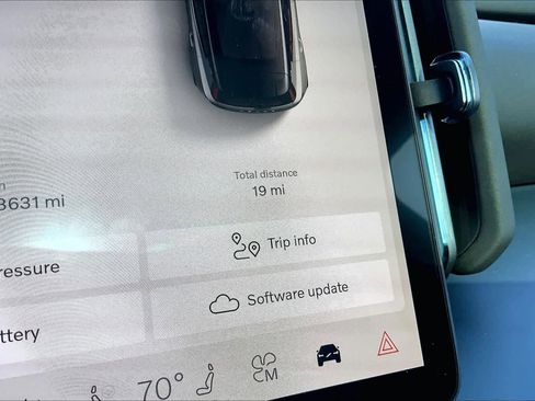 New 2025 Volvo EX30 Plus w/ Protection Package Premier image 19