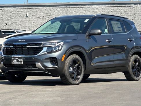 New 2026 Kia Seltos EX image 8