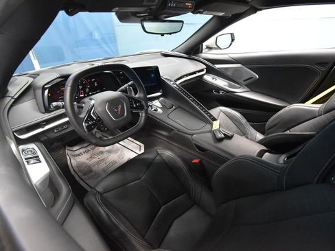 Used 2024 Chevrolet Corvette Stingray Preferred Cpe w/ Battery Protection Package image 2