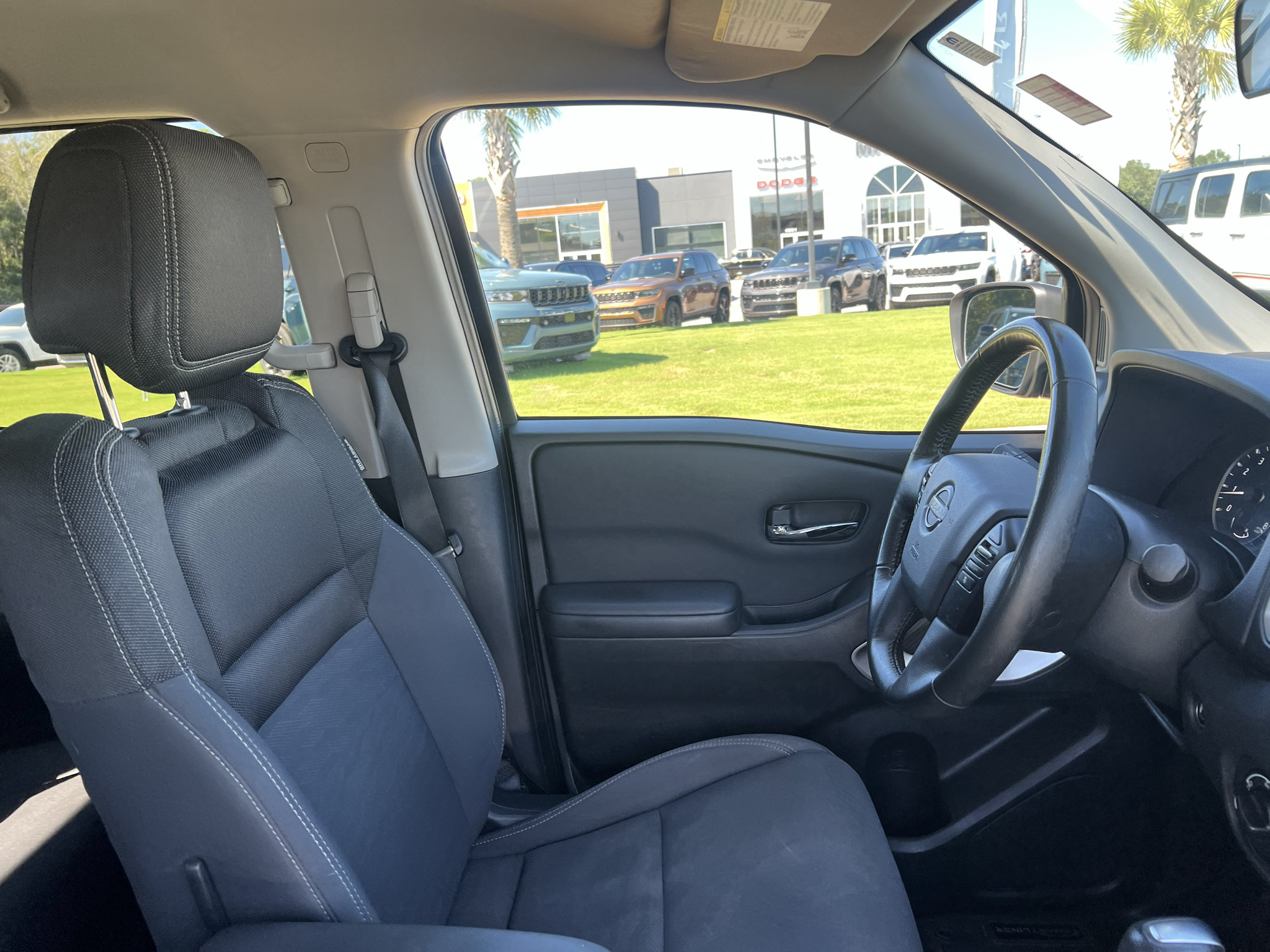 Used 2019 Nissan Titan PRO-4X w/ Pro-4x Convenience Package AWD/4WD image 15