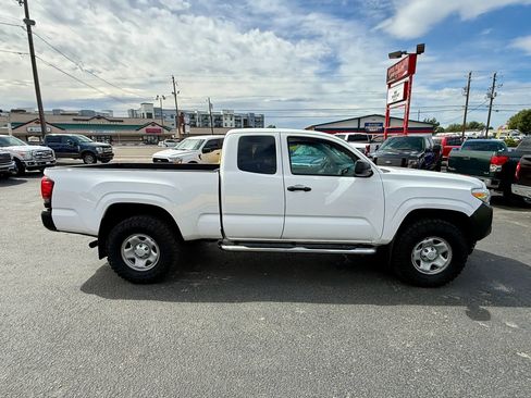 Used 2019 Toyota Tacoma SR RWD image 6
