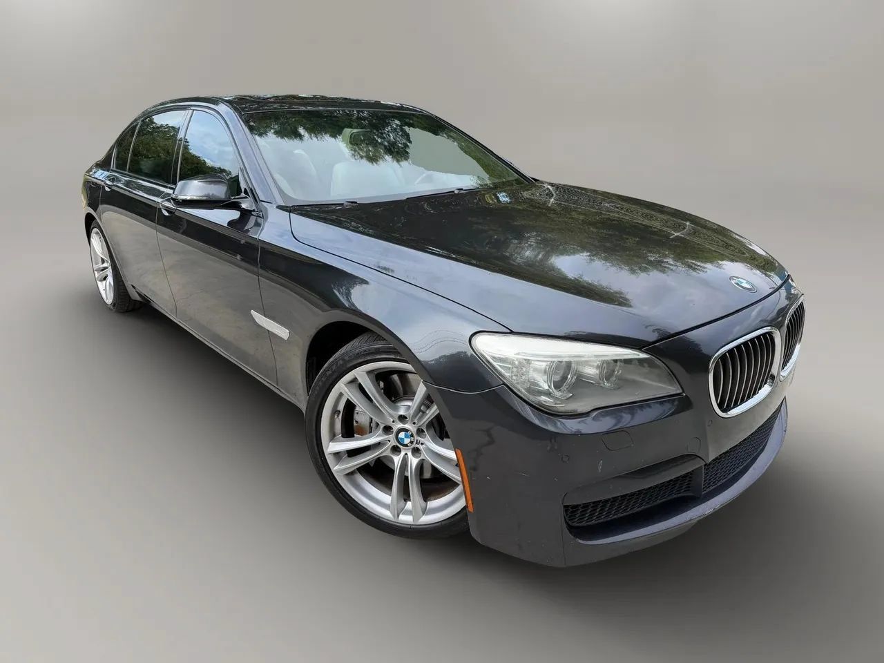 Used 2013 BMW 750Li RWD image 2