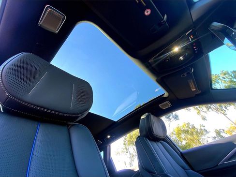 New 2026 Cadillac Lyriq V image 33