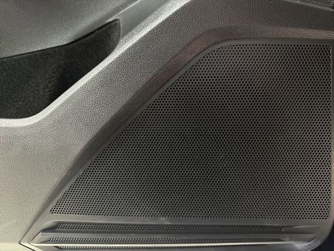 Used 2021 Volkswagen Tiguan SE image 24