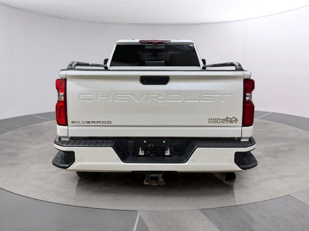Used 2023 Chevrolet Silverado 2500 High Country w/ Z71 Off-Road Package AWD/4WD image 4