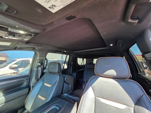 Used 2023 GMC Yukon XL AT4 w/ AT4 Premium Plus Package AWD/4WD image 13