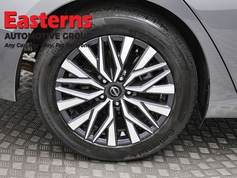 Used 2025 Nissan Altima 2.5 SV image 30