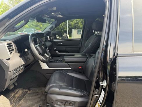 Used 2024 Toyota Sequoia Platinum AWD/4WD image 10