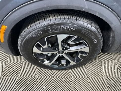 Used 2024 Kia Sportage EX image 10