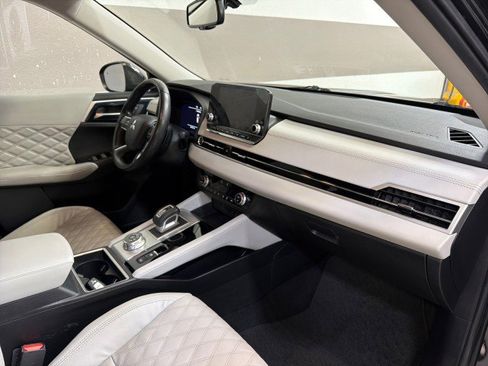 Used 2022 Mitsubishi Outlander SEL image 38