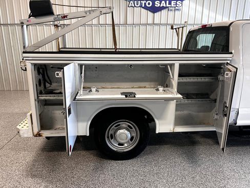 Used 2017 Ford F250 XL w/ Power Equipment Group image 7