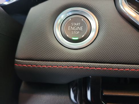 Used 2024 Chevrolet Colorado Z71 AWD/4WD image 27