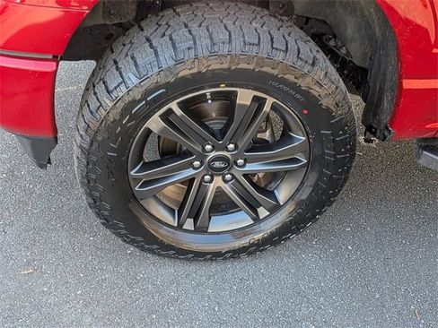 Used 2022 Ford F150 Lariat w/ Equipment Group 502A High image 11