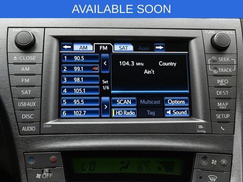 Used 2015 Toyota Prius Four w/ Deluxe Solar Roof Package FWD image 21