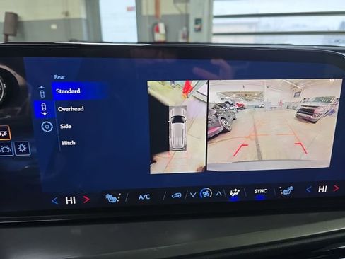 New 2026 Chevrolet Traverse LT w/ Driver Confidence Package image 25