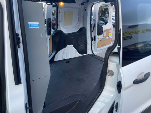 Used 2016 Ford Transit Connect XLT image 12