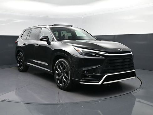 New 2026 Lexus TX 500h AWD image 9