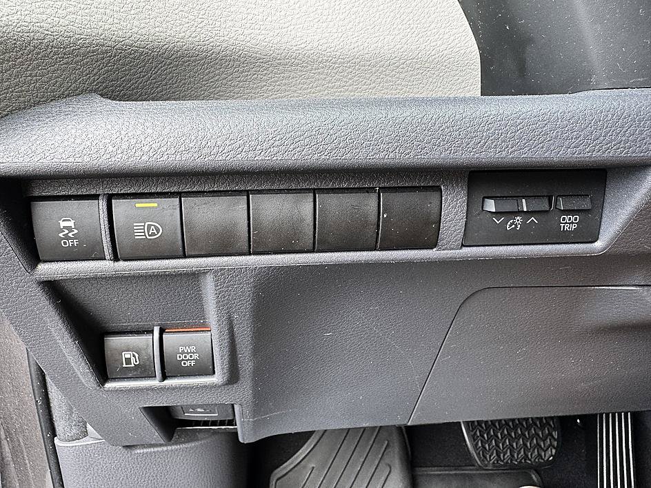 Certified 2022 Toyota Sienna XLE FWD image 31