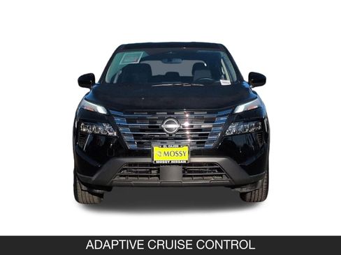 Certified 2025 Nissan Rogue SV image 4