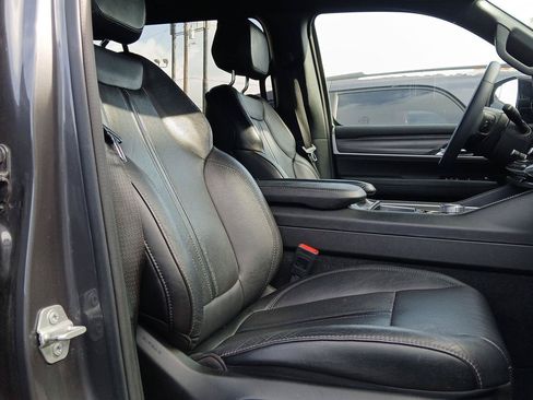 Used 2024 Jeep Wagoneer Series II w/ Flexible Seating Group RWD image 14