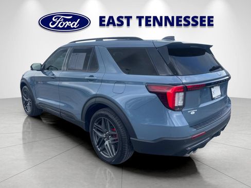 Used 2025 Ford Explorer ST RWD image 5