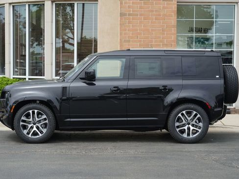 Used 2026 Land Rover Defender 110 X-Dynamic SE AWD/4WD image 2