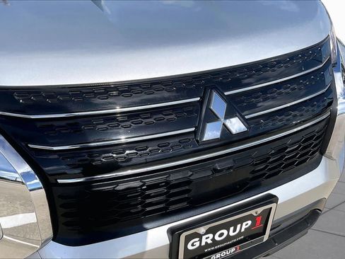 Used 2023 Mitsubishi Outlander ES FWD image 57
