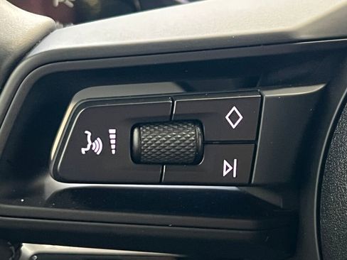 Certified 2025 Porsche Macan Electric image 49