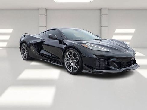 Used 2025 Chevrolet Corvette Z06 w/ Z07 Performance Package image 7