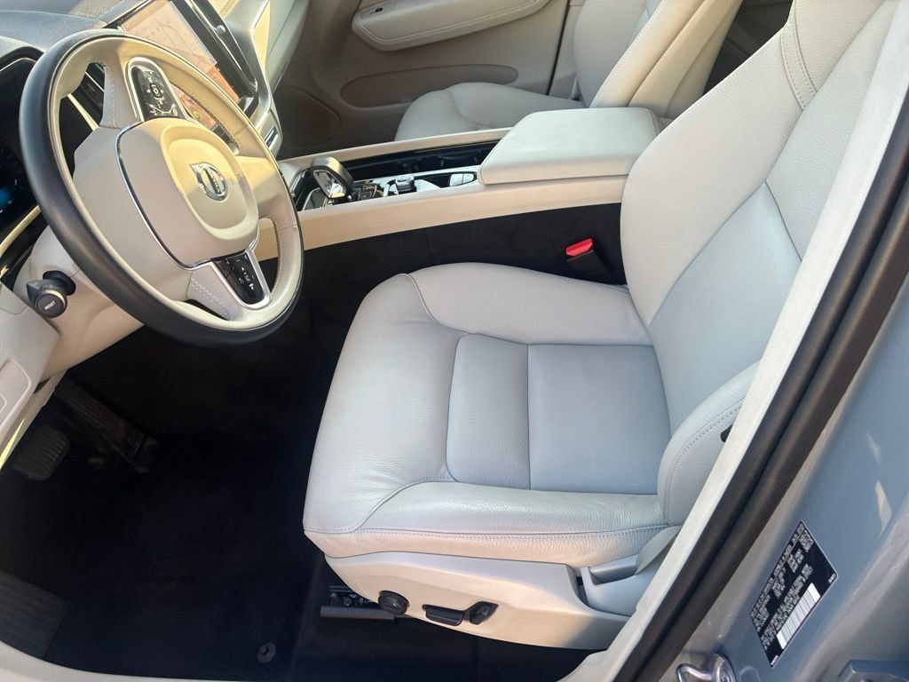 Certified 2024 Volvo XC60 B5 Core w/ Climate Package AWD/4WD image 10