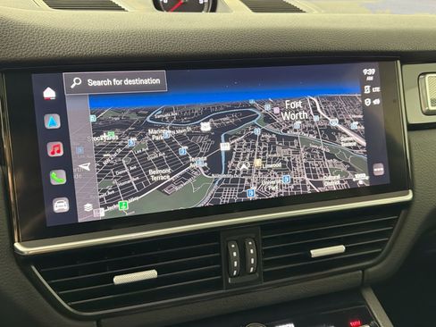 Certified 2023 Porsche Cayenne Platinum Edition image 21