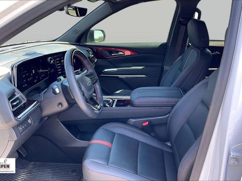 Used 2024 Chevrolet Traverse RS image 24