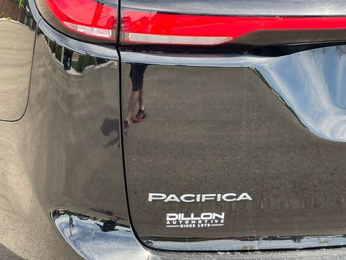Used 2025 Chrysler Pacifica Select FWD image 27