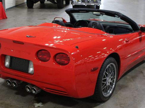 Used 2002 Chevrolet Corvette Convertible w/ Preferred Equipment Group2 RWD image 33