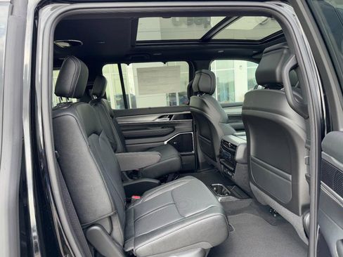 New 2026 Jeep Grand Wagoneer Limited AWD/4WD image 7