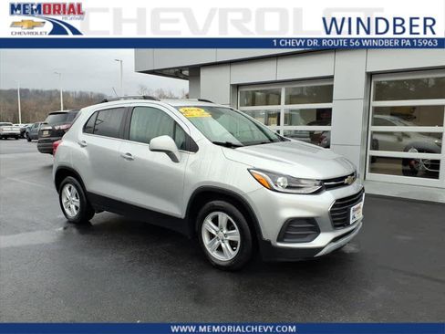 Used 2018 Chevrolet Trax LT w/ LT Convenience Package image 1