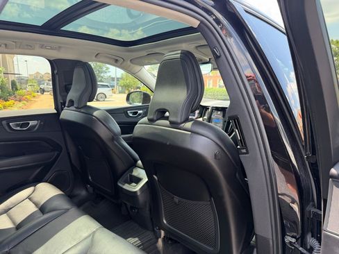 Used 2024 Volvo XC60 B5 Plus AWD/4WD image 18