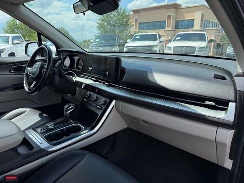Used 2023 Kia Carnival LX FWD image 25
