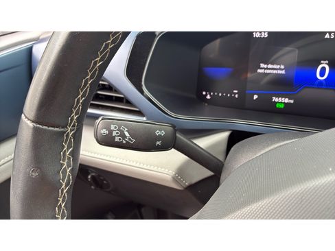 Used 2024 Volkswagen Taos SE FWD image 18