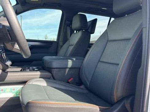 Used 2026 GMC Yukon AT4 w/ AT4 Premium Plus Package AWD/4WD image 8