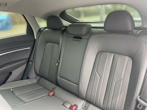 Used 2022 Audi e-tron Premium AWD/4WD image 22
