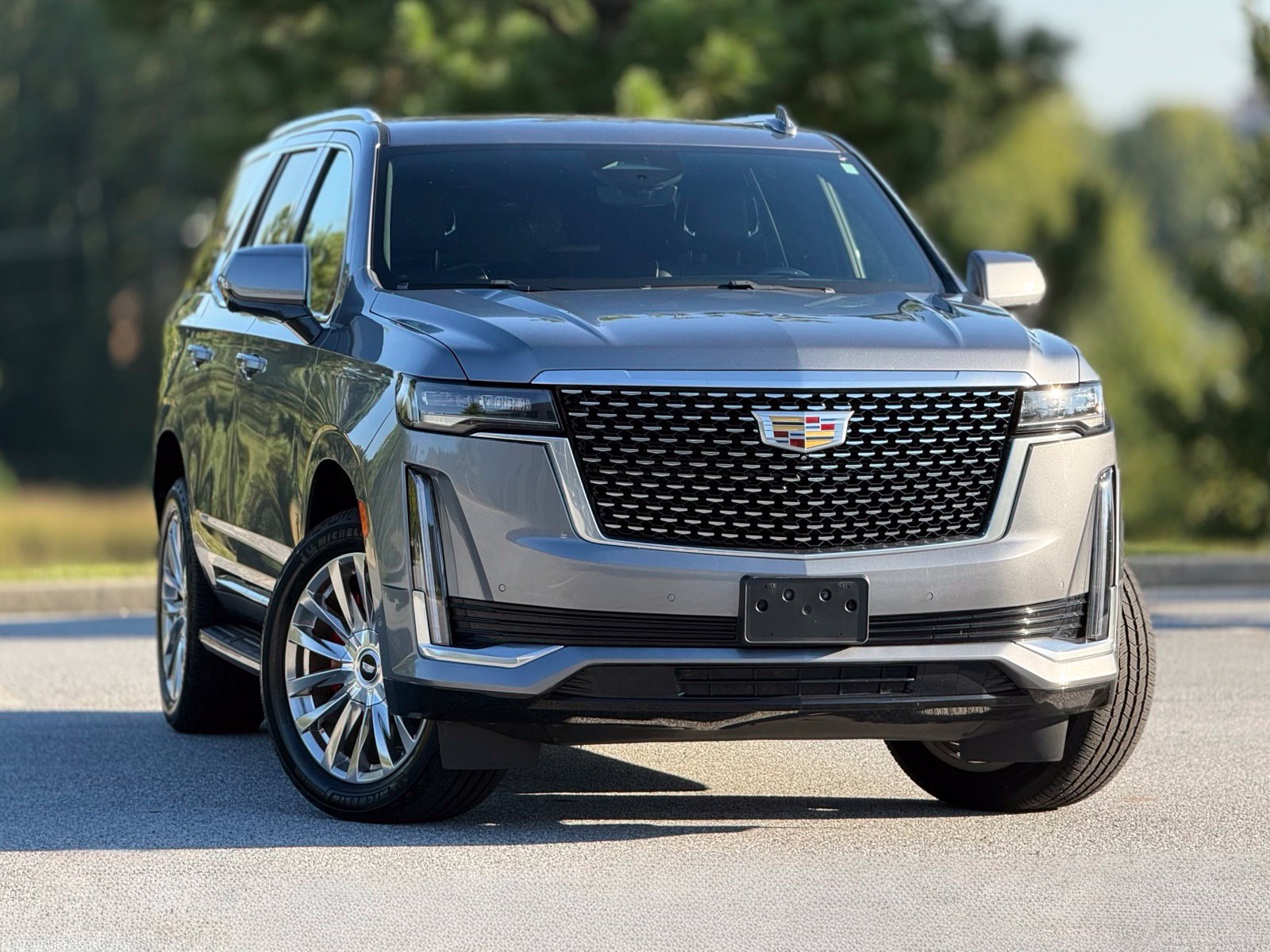 Used 2022 Cadillac Escalade Premium Luxury AWD/4WD image 4