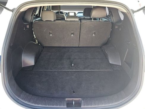 Used 2020 Hyundai Santa Fe SE image 25