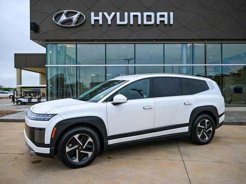 New 2026 Hyundai Ioniq 9 SE AWD/4WD image 1
